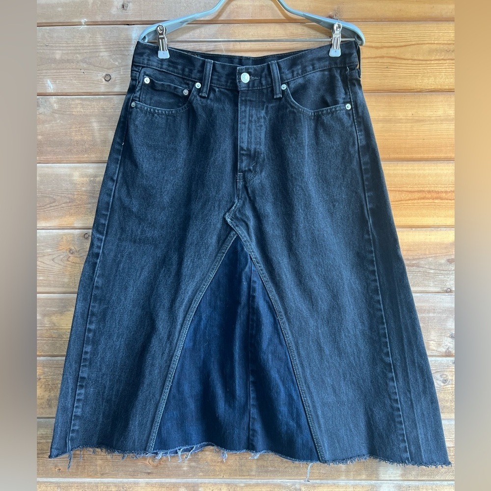 Levi’s Reworked Black Denim A-Line Midi Skirt Size 31 Raw Hem